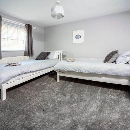 1 Wesley Mews Villa Алнуик Екстериор снимка
