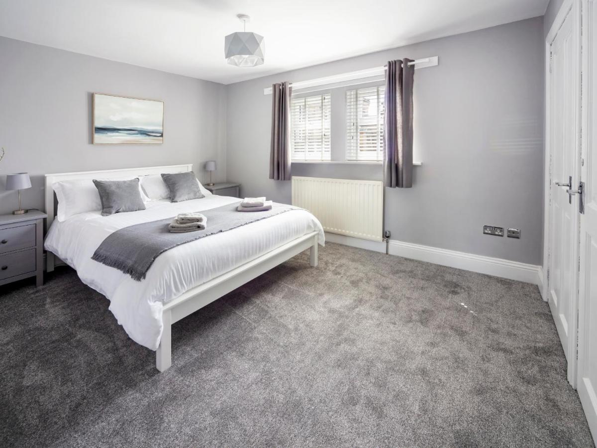 1 Wesley Mews Villa Алнуик Екстериор снимка