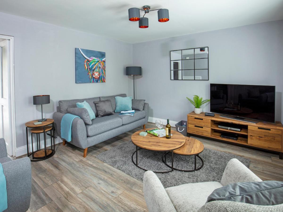 1 Wesley Mews Villa Алнуик Екстериор снимка