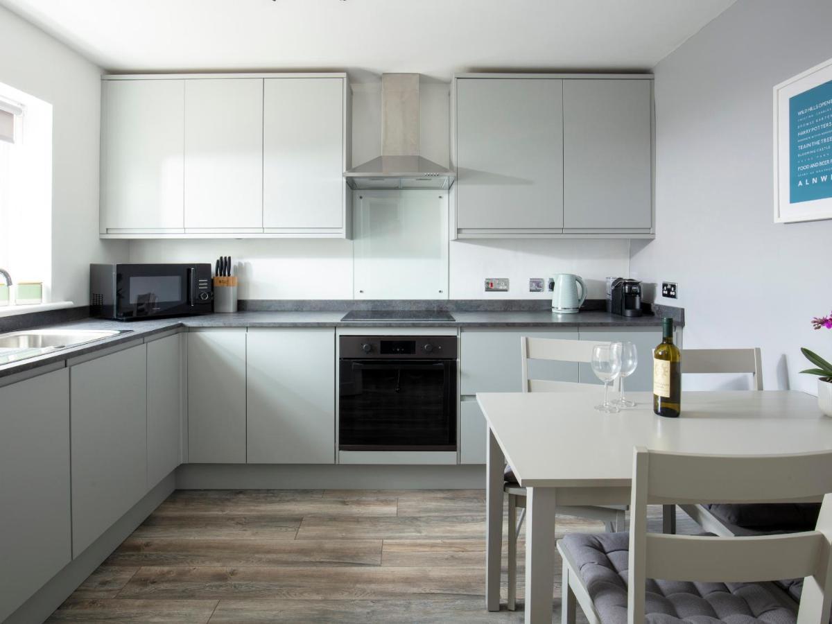 1 Wesley Mews Villa Алнуик Екстериор снимка