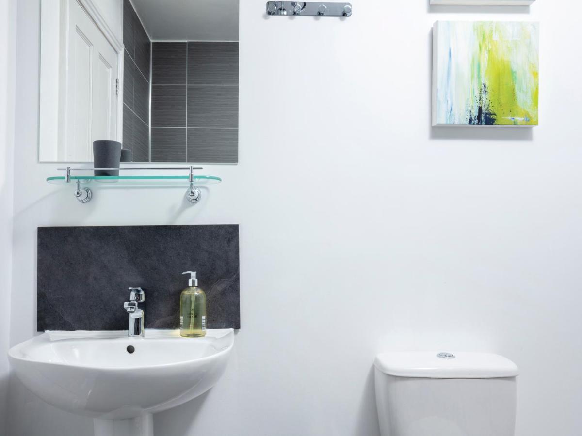 1 Wesley Mews Villa Алнуик Екстериор снимка